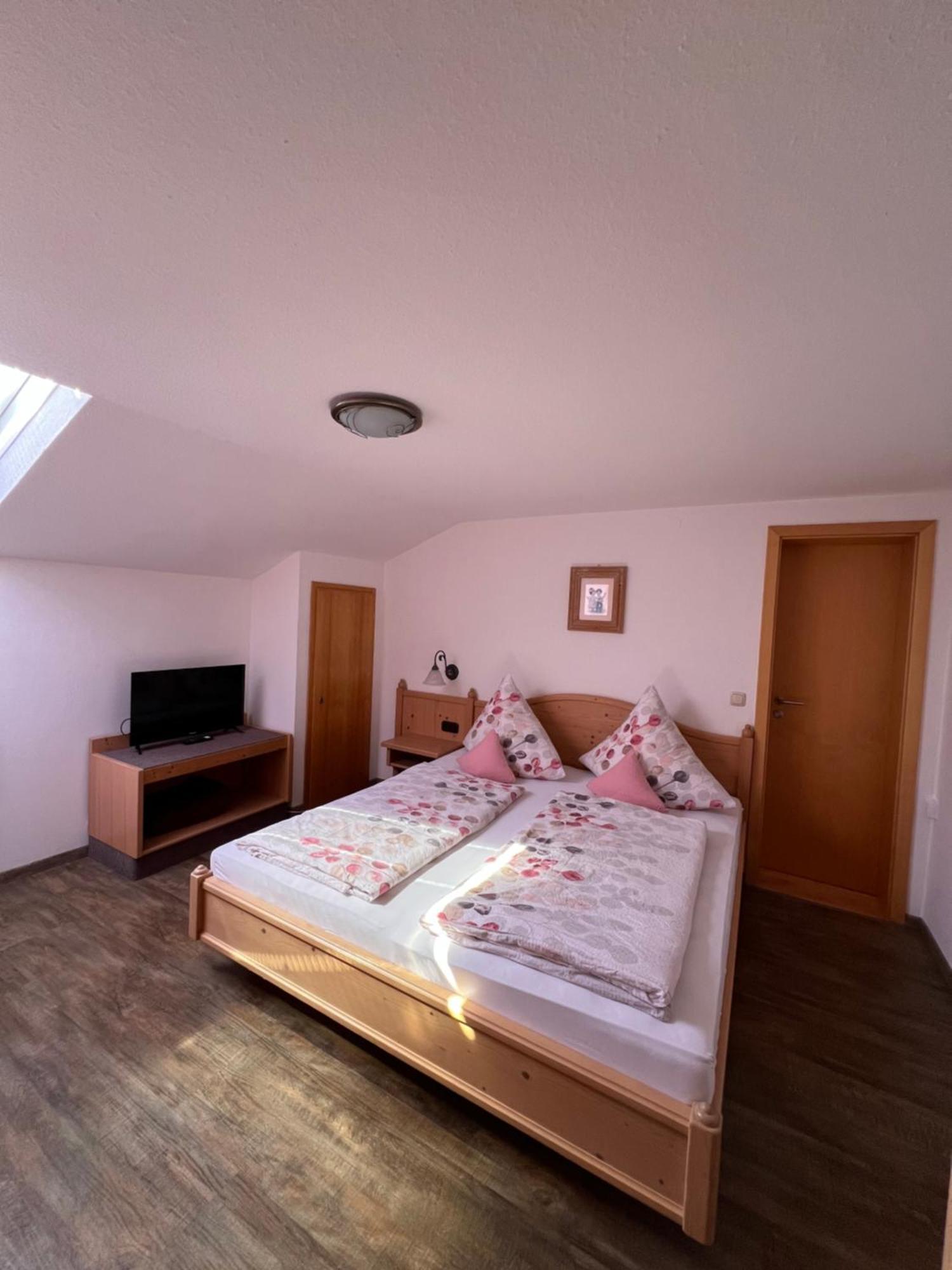 Gaestehaus-Pension Keiss Hopferau Exteriör bild